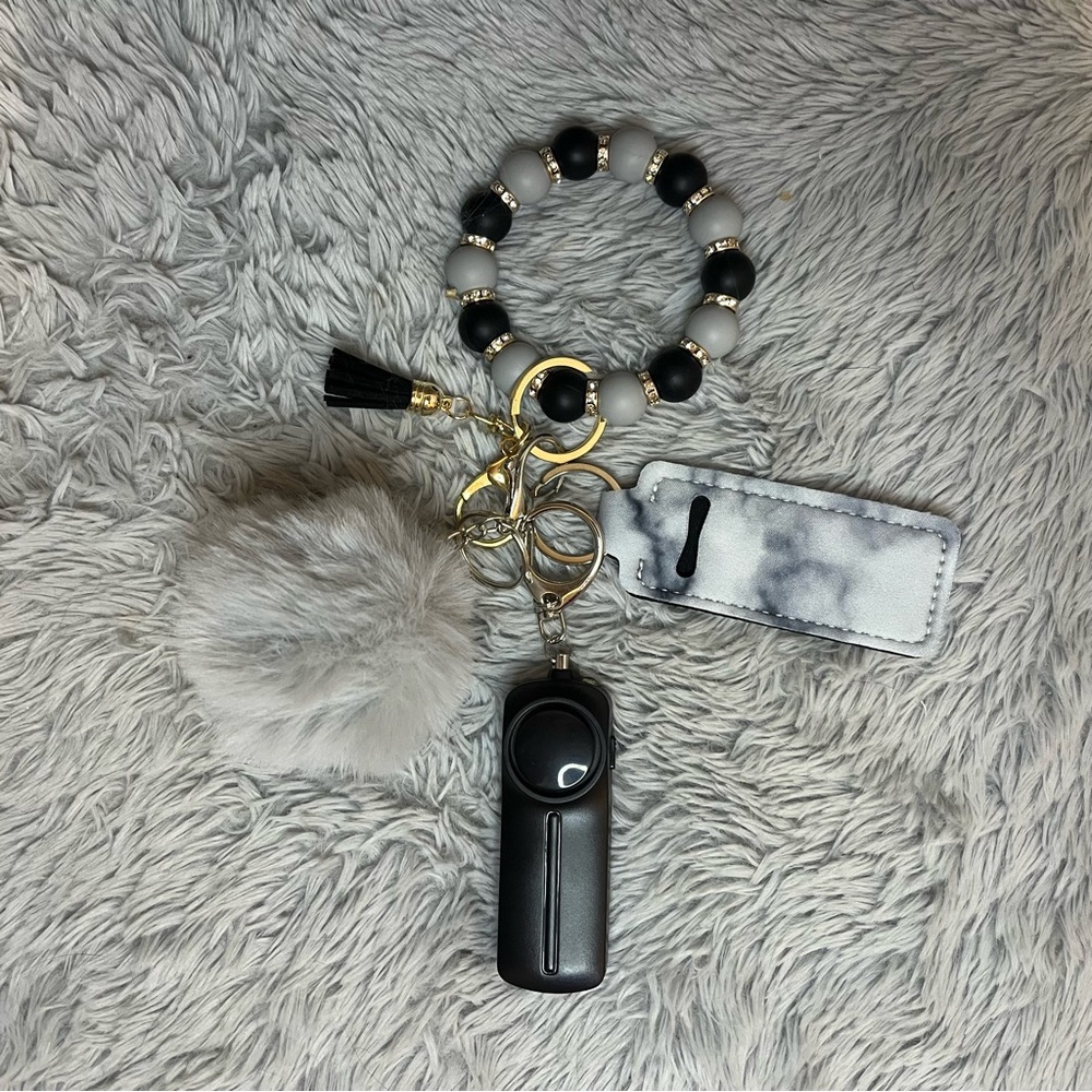 4pcs Black and Gray Beaded Bracelet Safety Keychain